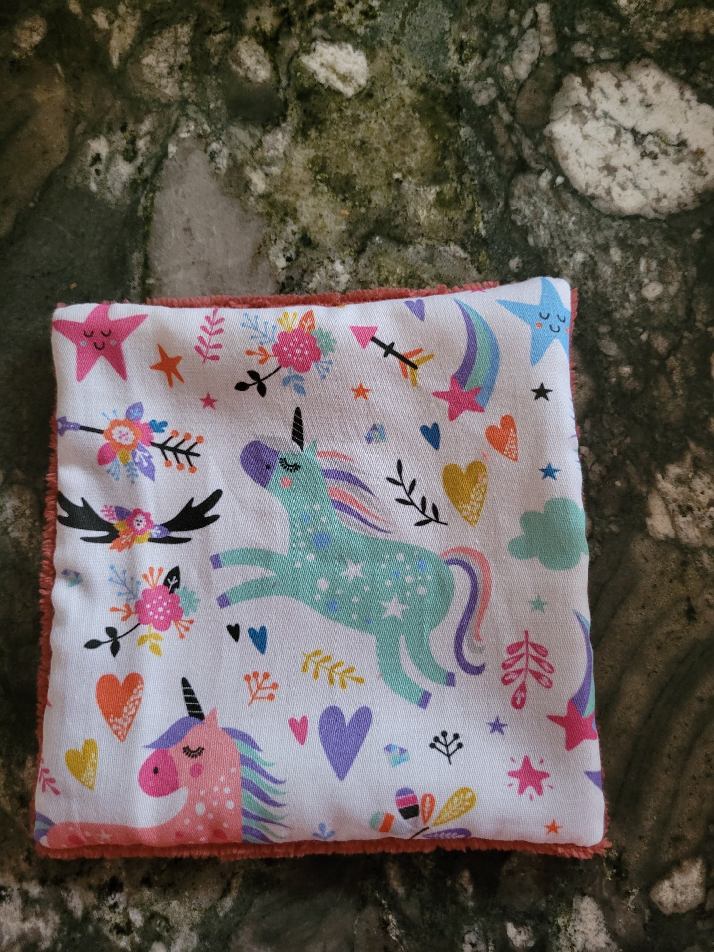 LE28 Lingette lavable licorne