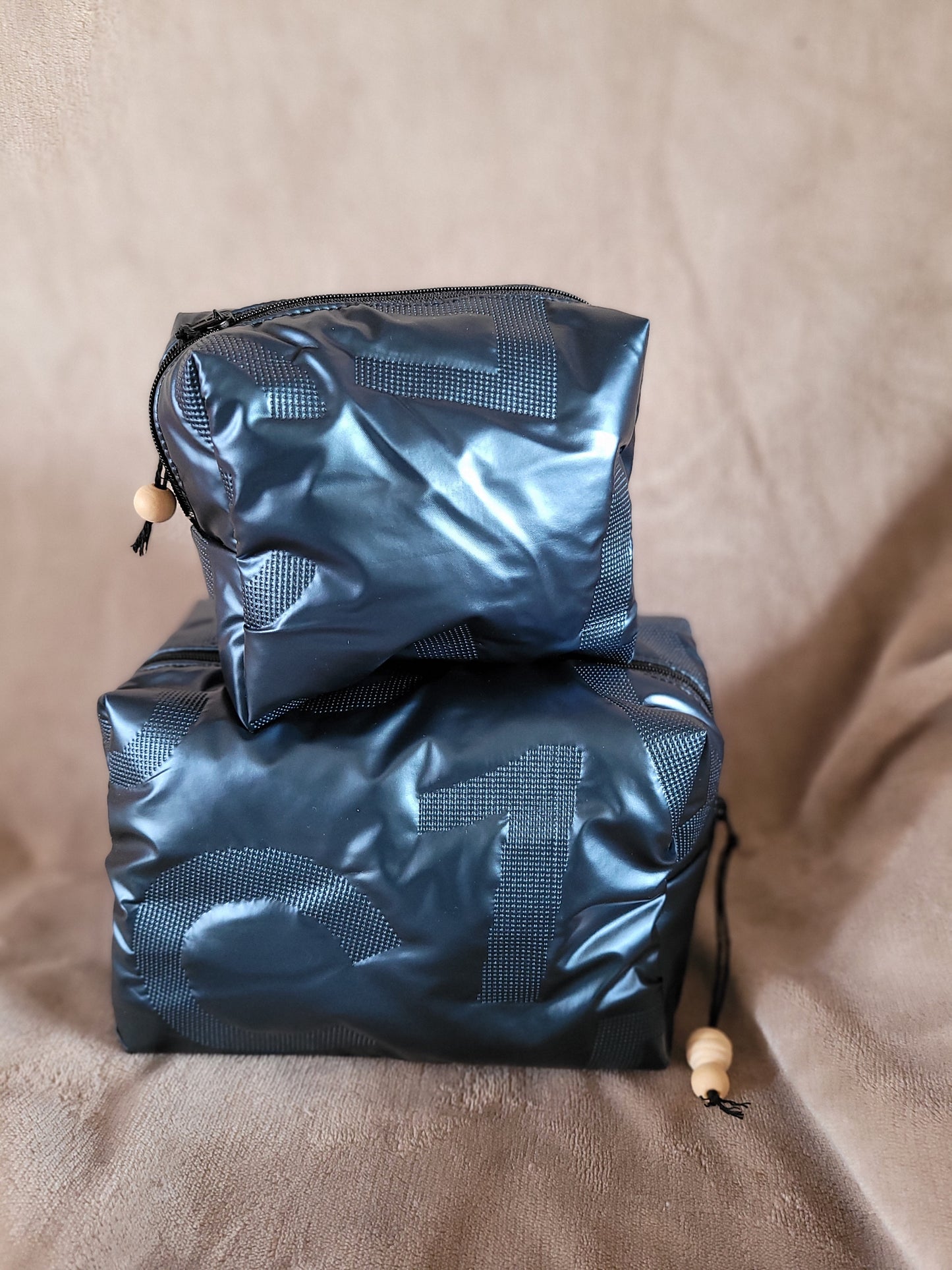 TVD1 Trousses toilette par deux